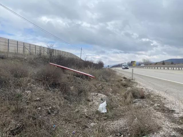 Çankırı'da İzinsiz Reklam Tabelaları Kaldırılıyor