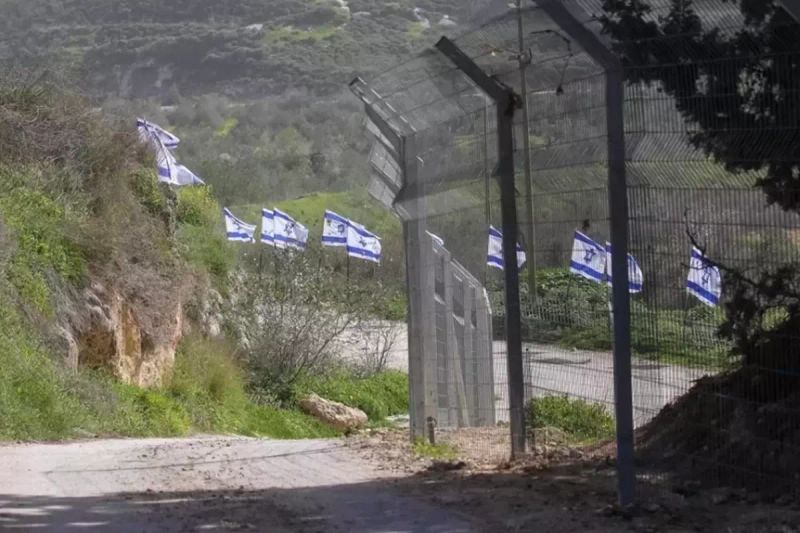 İsrail Bayrakları Nablus'a Bağlı Burka Köyündeki Tarihi Tren İstasyonuna Asıldı