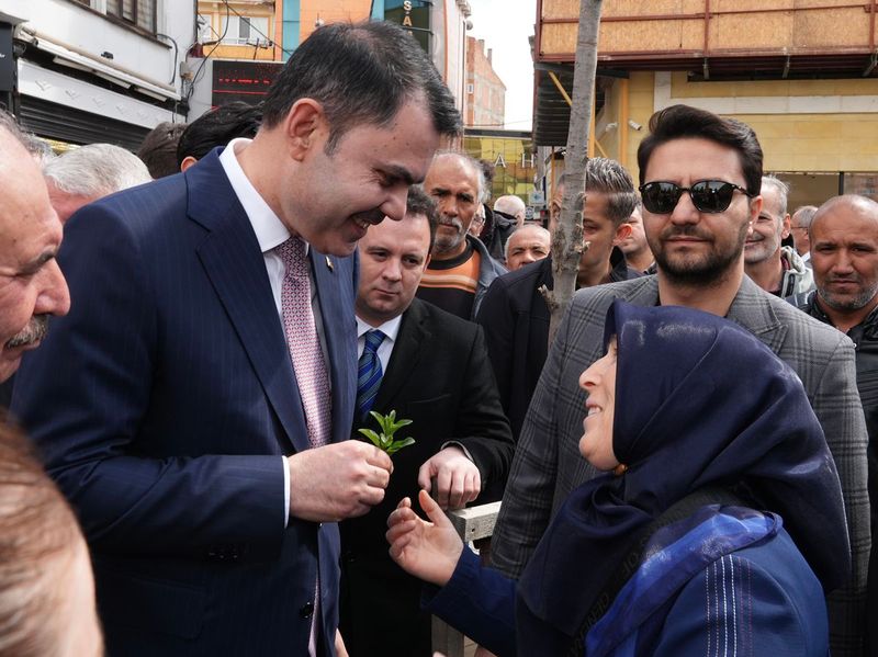 Bakan Murat Kurum, Çorum'da Esnaf Ziyaretinde Bulundu