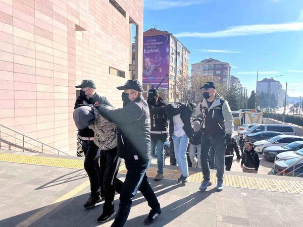 Eskişehir Merkezli Uyuşturucu Operasyonunda 14 Kişi Tutuklandı