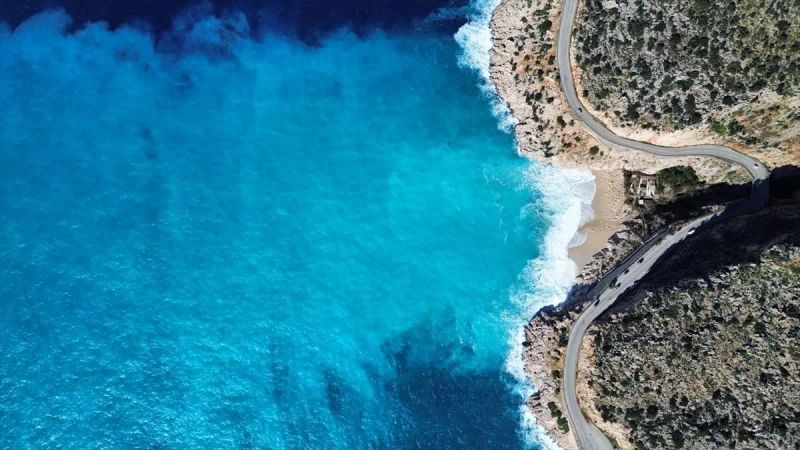 Kaputaş Plajı'nda Yağış Sonrası Deniz Mavinin Tonlarına Büründü