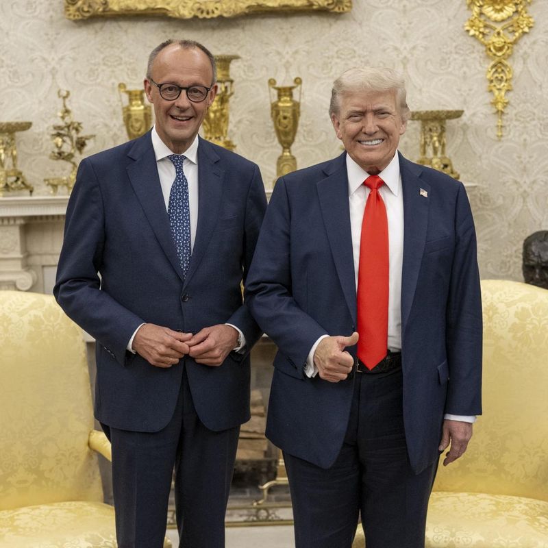 Trump, İran Saldırıları ve İngiltere'ye Tepkisini Oval Ofis'te Paylaştı