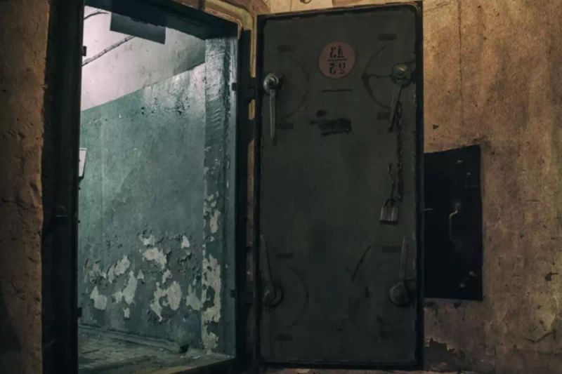 Almanya'da Kadın Annesinin Cesedini Bodrumda Saklayıp Emekli Maaşını Almaya Devam Etti