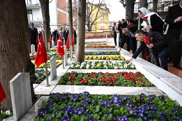 Kocaeli'de Ramazan Bayramı'nda Şehitliklerde Anma Törenleri Düzenlendi
