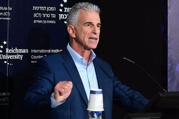 Mossad Başkanı Barnea, İran'da Rejim Değişikliğinin Uzun Süreceğini Belirtti