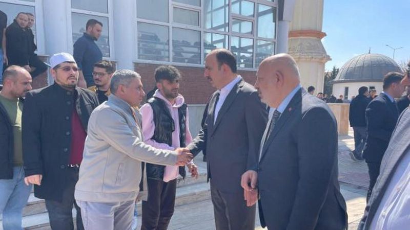 Başkan Altay, Cuma Namazı Sonrası Vatandaşlarla Buluştu