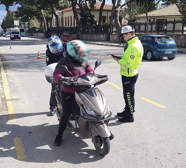 Manisa'da Motosikletlere Yönelik Denetimde 540 Sürücüye Ceza Kesildi