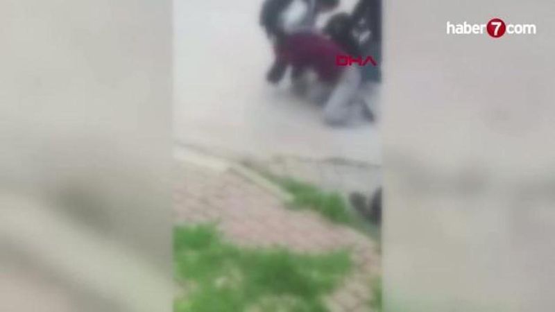 Bursa İnegöl’de Okul Çıkışında 16 Yaşındaki Kız Öğrenciye Şiddet Anları Kamerada