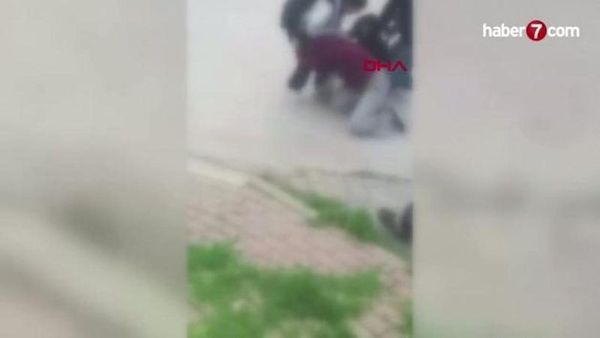 Bursa İnegöl’de Okul Çıkışında 16 Yaşındaki Kız Öğrenciye Şiddet Anları Kamerada