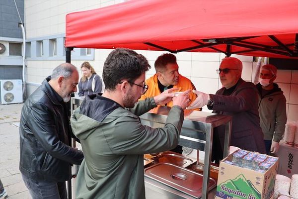 Amasya Üniversitesi Öğrencilerine Vize Haftasında Çorba Desteği