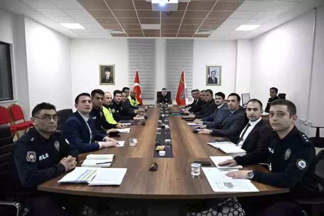 Adıyaman İl Emniyet Müdürlüğü Haftalık Güvenlik Toplantısını Gerçekleştirdi