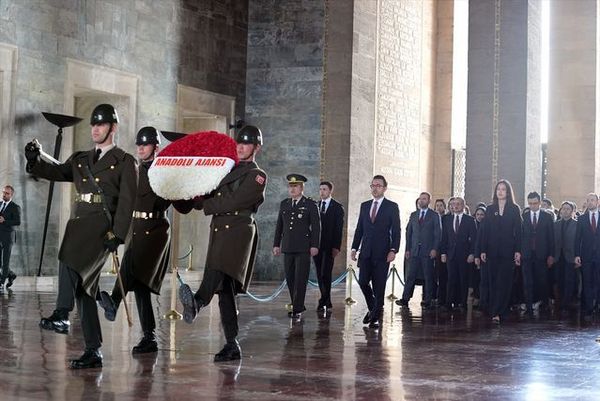 Anadolu Ajansı, 106. Yılını Anıtkabir Ziyaretiyle Kutladı