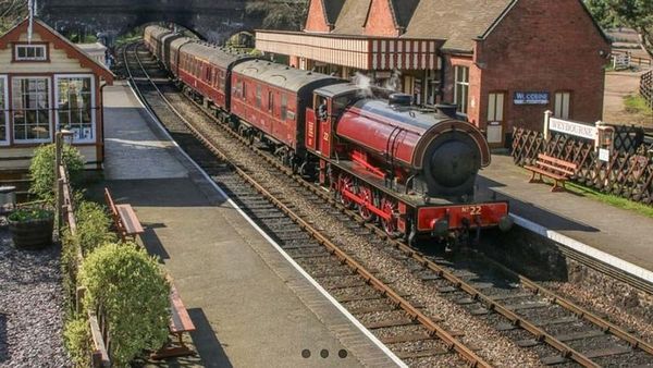 İngiltere'de Fish and Chips Treniyle Nostaljik Sahil Yolculuğu Başladı