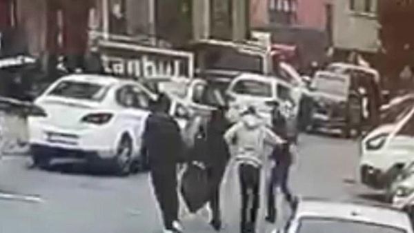 İstanbul'da 1,7 Milyon Liralık Soygun Kamerada: Üç Hırsız Kısa Sürede Yakalandı