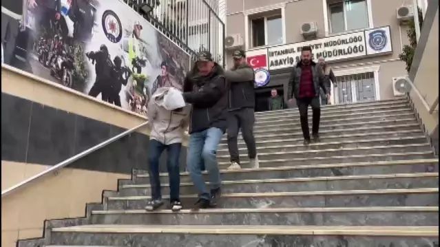 Fatih'te 40 Kilogram Gümüş Hırsızlığı Şüphelileri Yakalandı