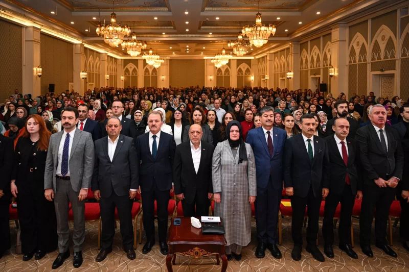 HAK-İŞ, Türkiye'deki Sendikalı Kadın İşçilerin %58'ini Temsil Ediyor