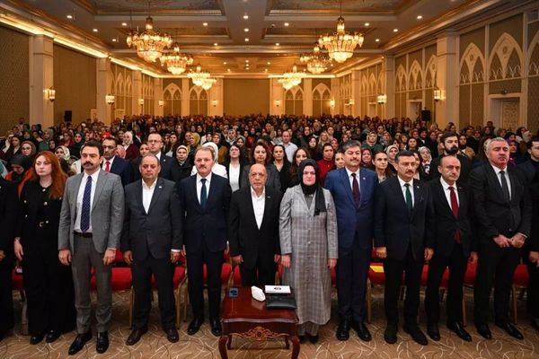 HAK-İŞ, Türkiye'deki Sendikalı Kadın İşçilerin %58'ini Temsil Ediyor