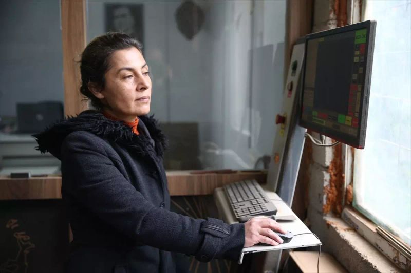 Antalya'da Kadın Girişimci, Hibe Kredisiyle Mobilya Atölyesi Kurdu