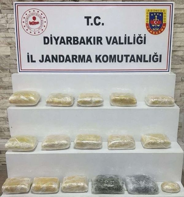 Diyarbakır'da Narkotik Operasyonunda 14 Kişi Gözaltına Alındı