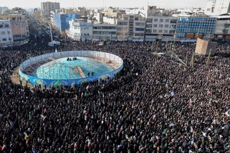 İran Lideri Ayetullah Ali Hamaney İçin Üç Gün Sürecek Cenaze Töreni Başlıyor