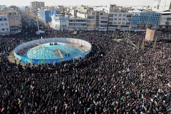 İran Lideri Ayetullah Ali Hamaney İçin Üç Gün Sürecek Cenaze Töreni Başlıyor