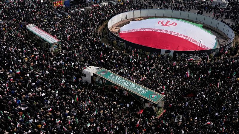 Tahran’da ABD-İsrail Saldırılarında Ölen İranlı Komutanlar İçin Cenaze Töreni