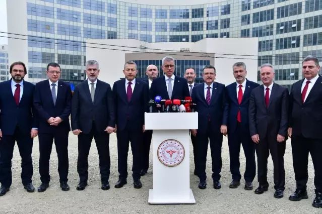 Sağlık Bakanı Memişoğlu Trabzon Şehir Hastanesi Zemini Hakkındaki Endişeleri Yalanladı