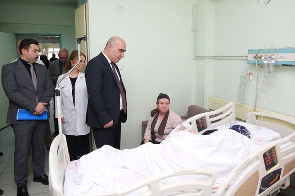 İzmir İl Sağlık Müdürü Ayhan Kul Hastanede İncelemelerde Bulundu