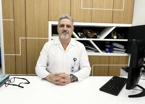 Kırmızı Et Tüketimi Kolon Kanseri Riskini Yükseltiyor, Uzman Uyarıyor