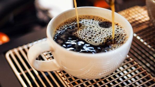 Kafeinin Vücutta Saat Saat Etkileri ve Sağlığa Faydaları