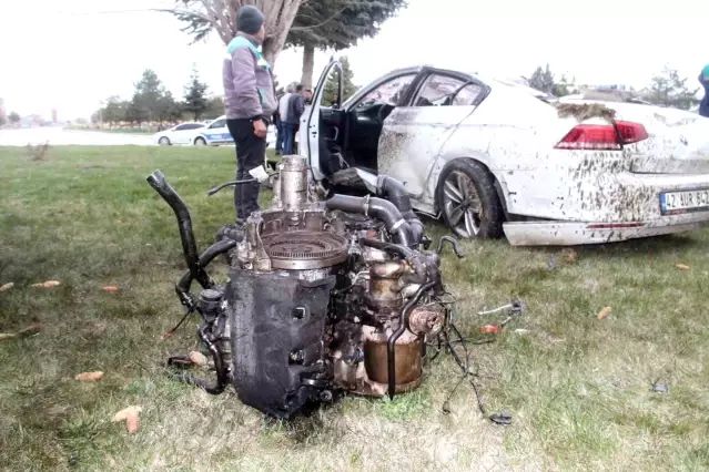 Beyşehir'de Otomobil Kavsakta Devrildi: Sürücü Yaralandı