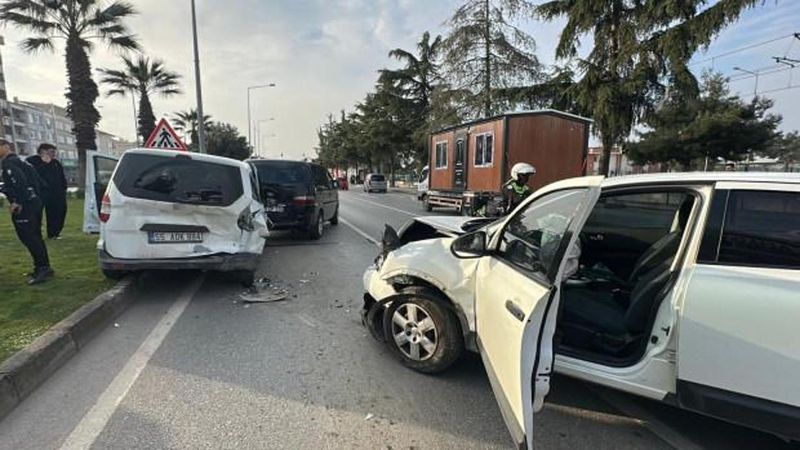 Samsun İ̇lkadım'da Zincirleme Trafik Kazası: Yaralılar Var