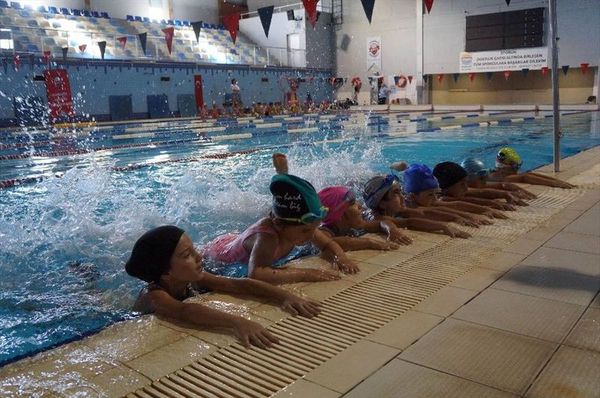 Marmaris Belediyesi Yarı Olimpik Yüzme Havuzunu Geçici Olarak Kapatıyor