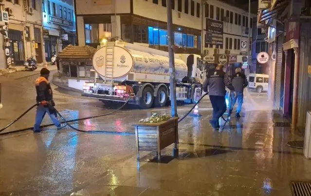 Beypazarı Belediyesi Bayram Öncesi Cadde ve Sokaklarda Temizlik Çalışması Yaptı