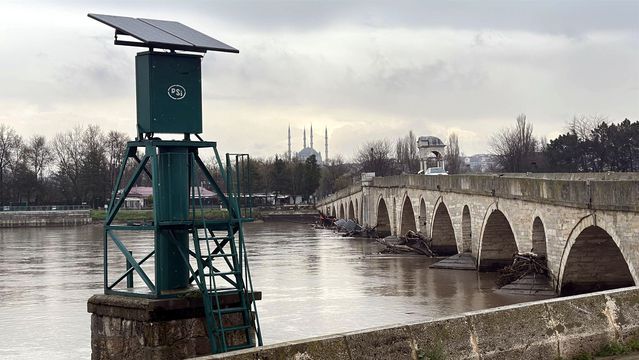 Edirne'de Tunca ve Meriç Nehirlerinde Sarı Alarm Devam Ediyor