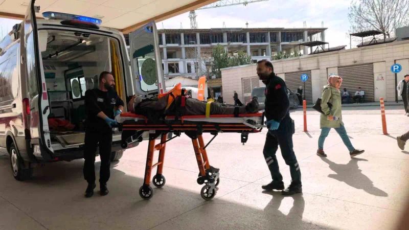 Bursa İnegöl'de Ceviz Ağacından Düşen Yaşlı Adam Ağır Yaralandı