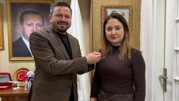 CHP'nin İki İstifası AK Parti'ye Katılım Sağladı