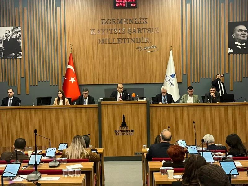 İzmir'de Toplu Ulaşım ve Taksi Ücretlerine 1 Nisan'dan İtibaren Zam Yapıldı