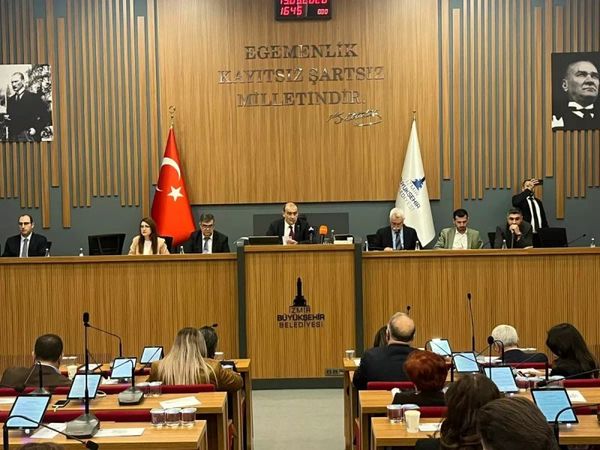 İzmir'de Toplu Ulaşım ve Taksi Ücretlerine 1 Nisan'dan İtibaren Zam Yapıldı