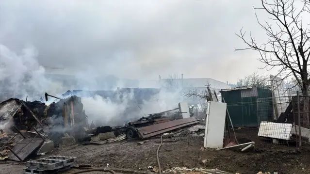 Dilovası'nda Ahır Yangını: 50 Küçükbaş Hayvan Telef Oldu