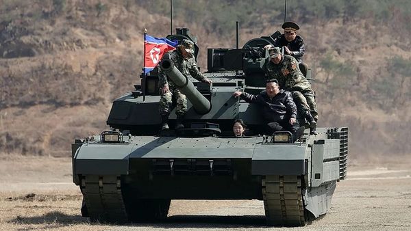 Kim Jong-un’un Kızı Askeri Tatbikatta Tank Kullanırken Görüntülendi