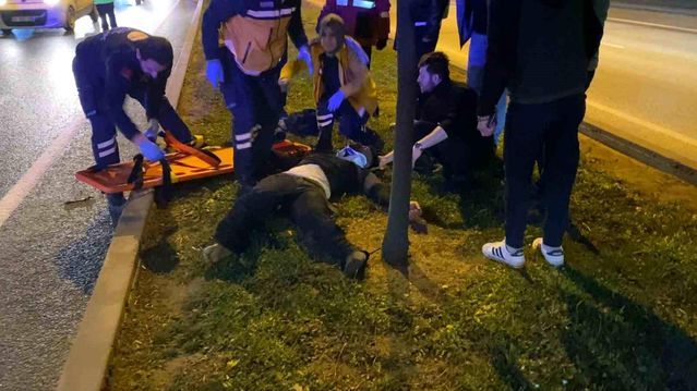 İnegöl'de Telefonunu Alırken Otomobil Çarpan Adam Ağır Yaralandı