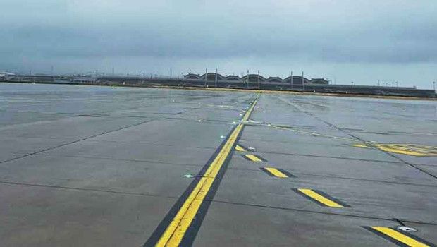 Sabiha Gökçen Havalimanı'nda Yoğun Yağmur Uçuşları Engelledi