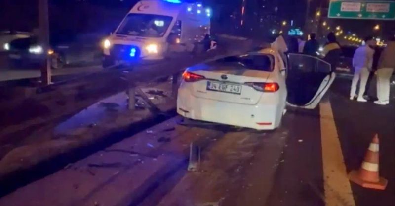 Ataşehir'de TEM Otoyolu'nda Motosiklet Kazası: 2 Hafif Yaralı