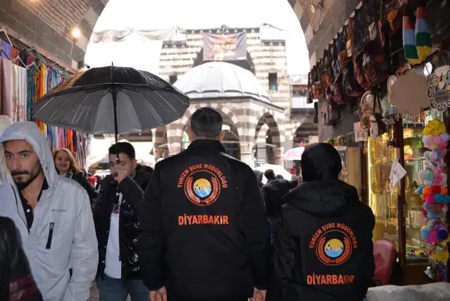 Diyarbakır Turizm Polisi, Tarihi Alanlarda Güvenlik ve Rehberlik Sağlıyor