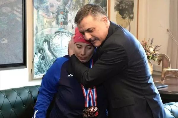 İçişleri Bakanı Çiftçi, Madalya Kazanan Otizmli Bingül Kardeşleri Kabul Etti