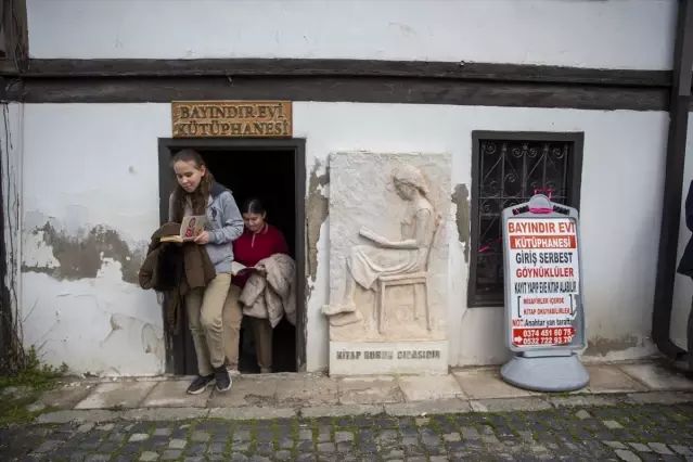 Bolu Göynük'teki Ata Yadigarı Konakta Kurulan Kütüphane Öğrencilerin İlgi Merkezi Oldu