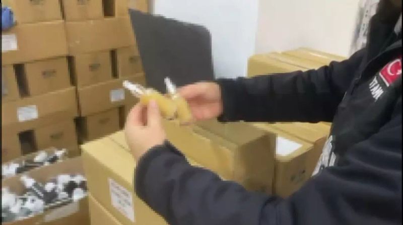 Avcılar'da Sahte İlaç ve Kozmetik Operasyonunda 2 Kişi Gözaltında