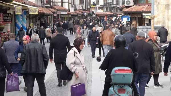 Prof. Dr. Melia Karaköse'den Diyabet Hastalarına Ramazan Orucu Uyarısı