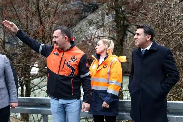 Tunceli-Ovacık Yolundaki Virajlarda Kontrollü Patlatma Çalışmaları Başladı
